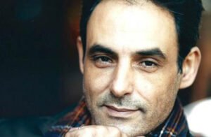 مهرجان الأقصر للسينما الإفريقية يكرم الفنان التونسي أحمد الحفيان
