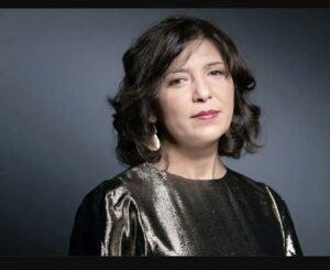 كوثر بن هنية ترفض جائزة برلين وتترك التمثال على المنصة.. السلام لا يُرشّ على الدماء